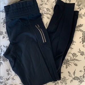 Black lululemon leggings